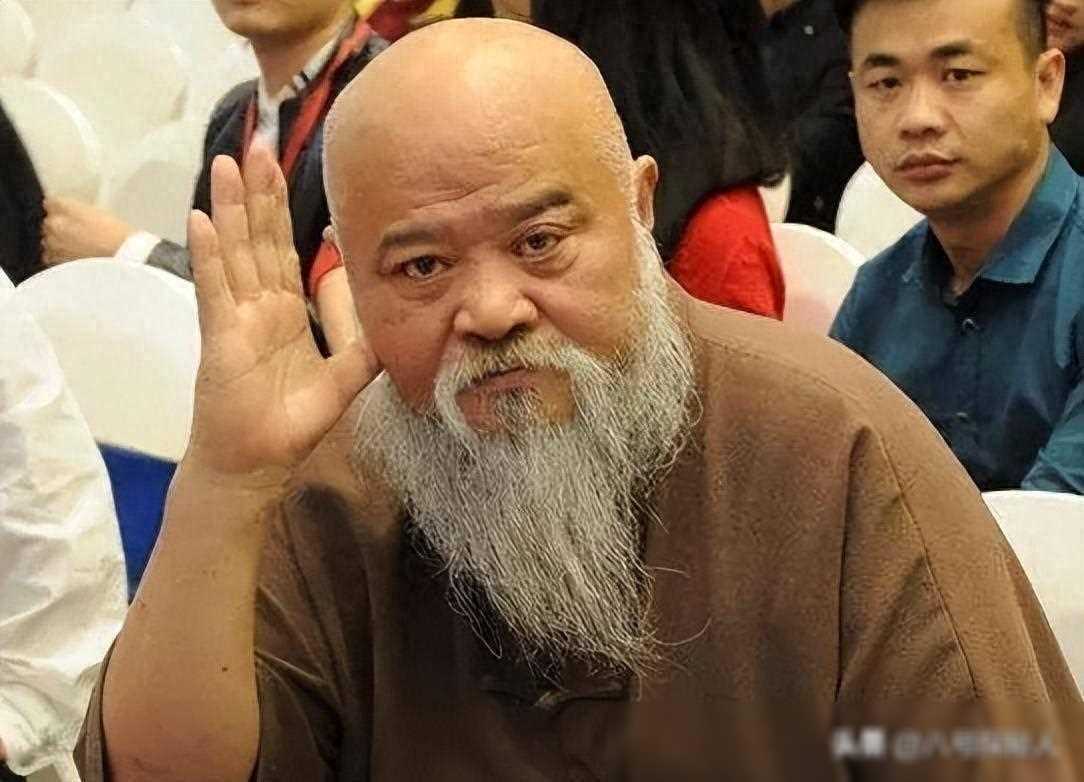 李琦不听医生劝，烟酒无度，如今生活竟成这样！