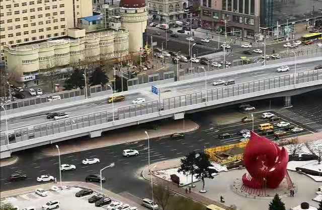 千呼万唤始出来！乐松广场终于通车了