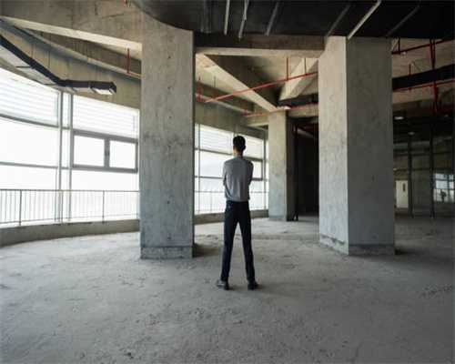 带着弟弟去烫发，遭遇“坐地起价”，两个姑娘还互抓